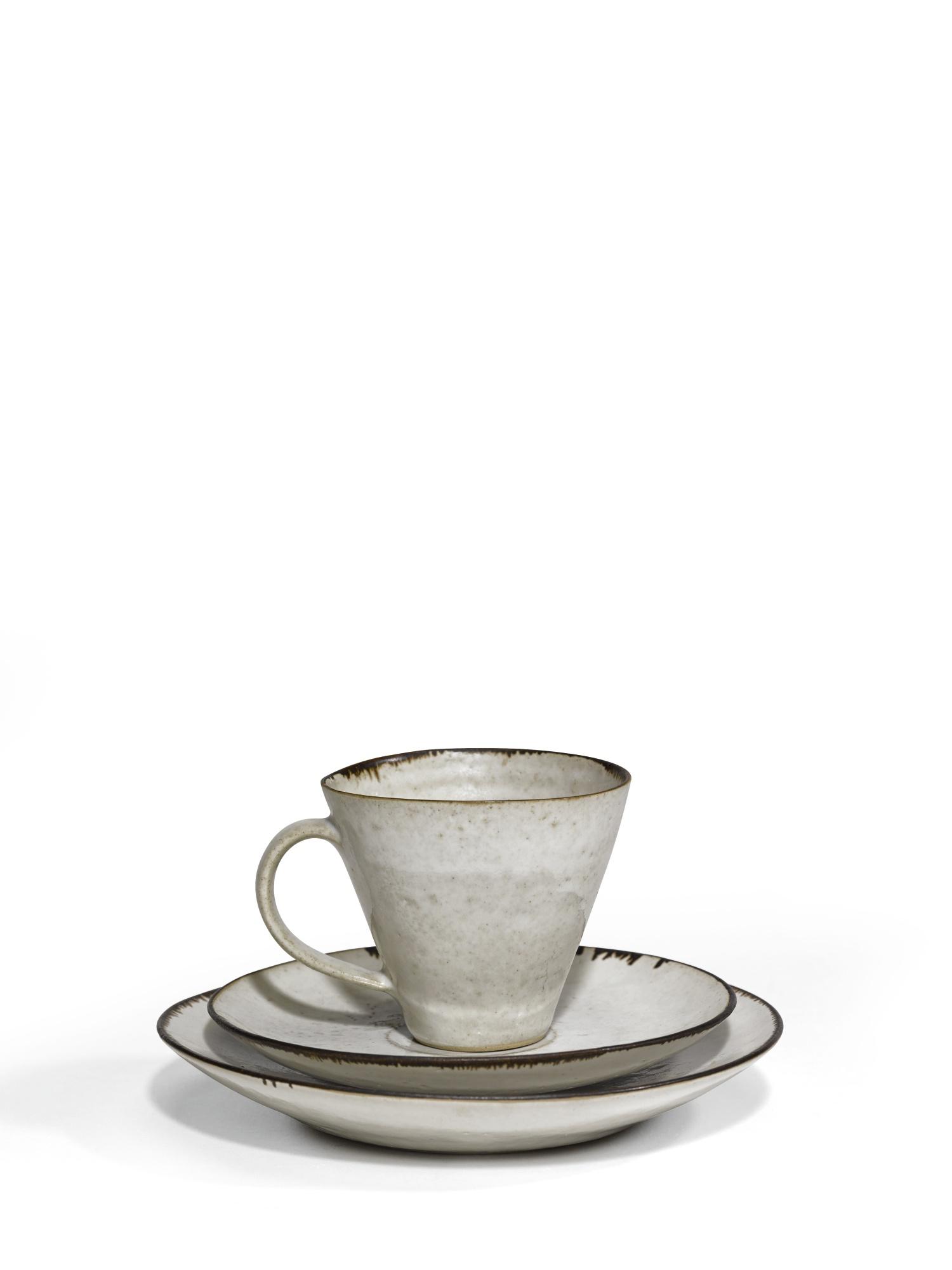 Set Of 9 Teacups, Saucers And Side Plates Art.Salon