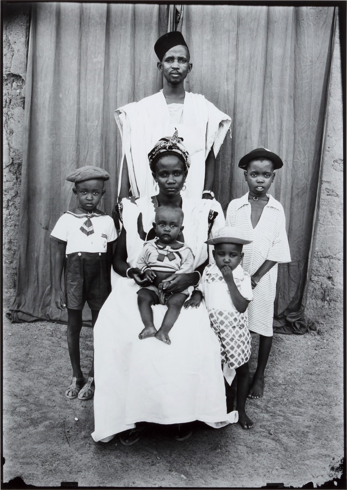 Seydou Keïta - \'Untitled (Family)\', 1952-55