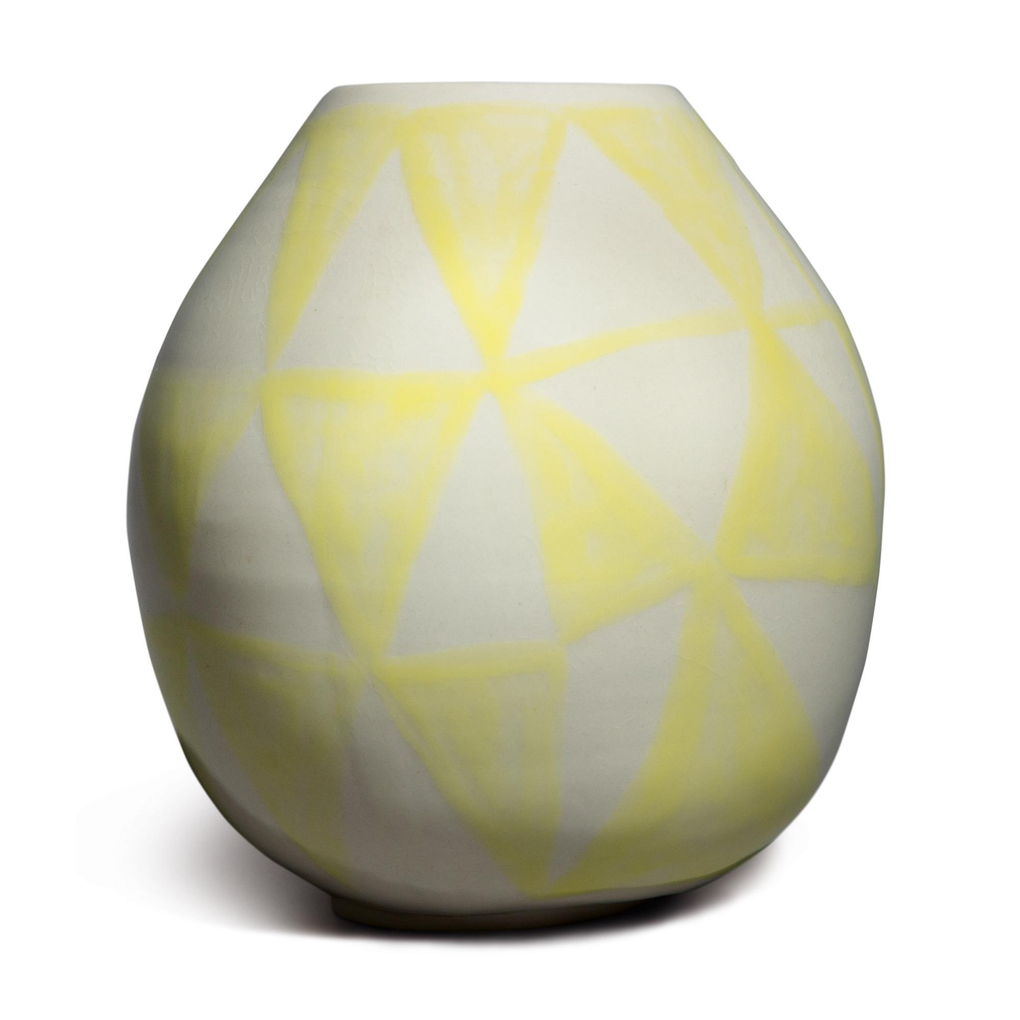 Shio Kusaka - (Triangle 16)