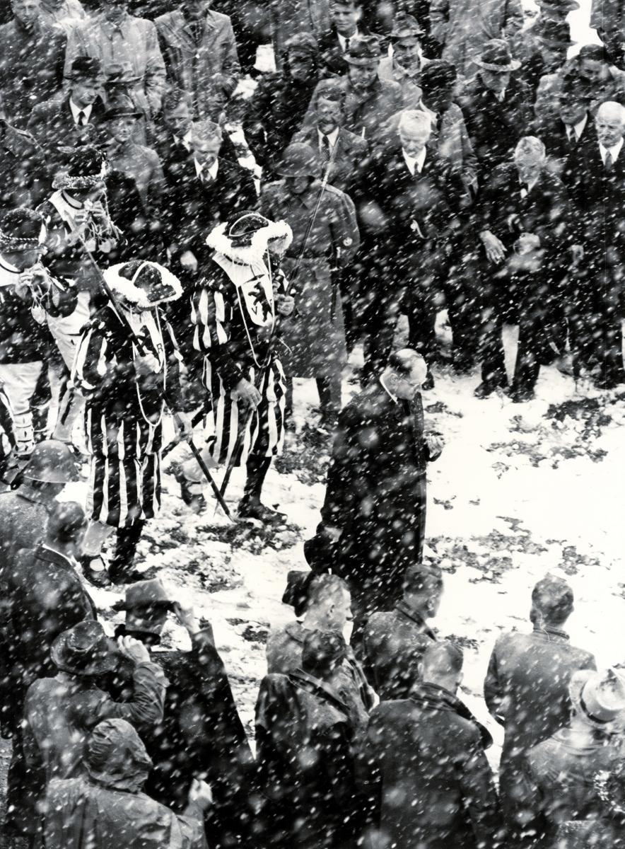 Siegfried Lauterwasser - Verschneites Fest