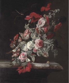 Simon Pietersz. Verelst - Roses, A Parrot Tulip, Poppies, Carnations And Other Flowers In An Urn With A Dragonfly, Butterflies And A Snail On A Marble Ledge