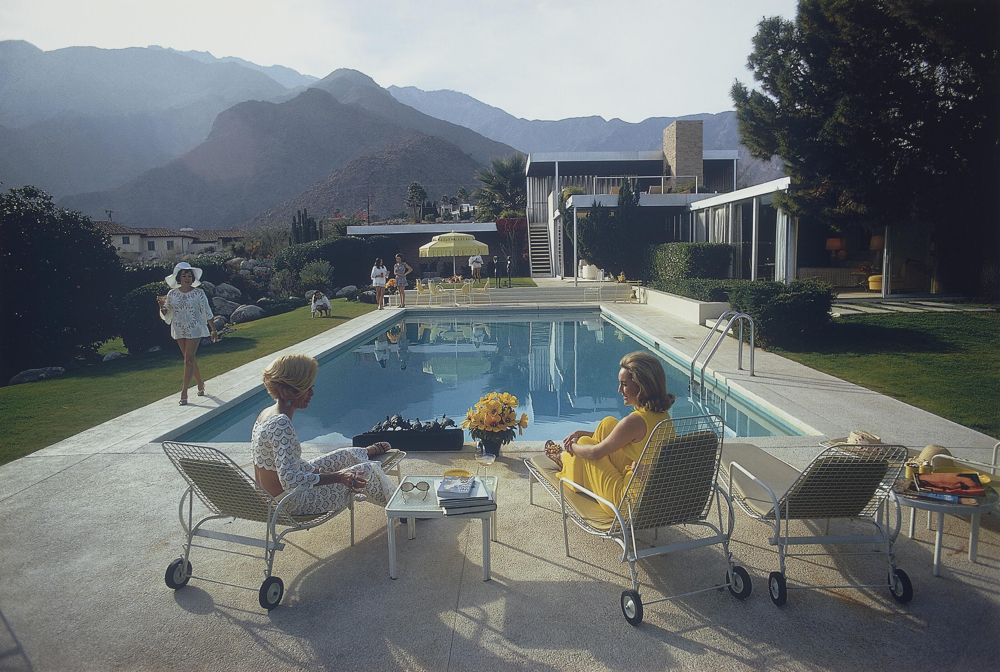 Slim Aarons - Poolside Gossip, 1970