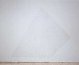 Sol Lewitt - Wall Drawing #377, Isometric figure with background, drawn with lines in four directions