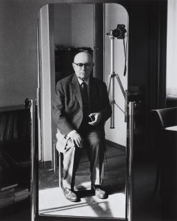 Stefan Moses - Theodor W. Adorno (aus der Serie: Selbst im Spiegel)