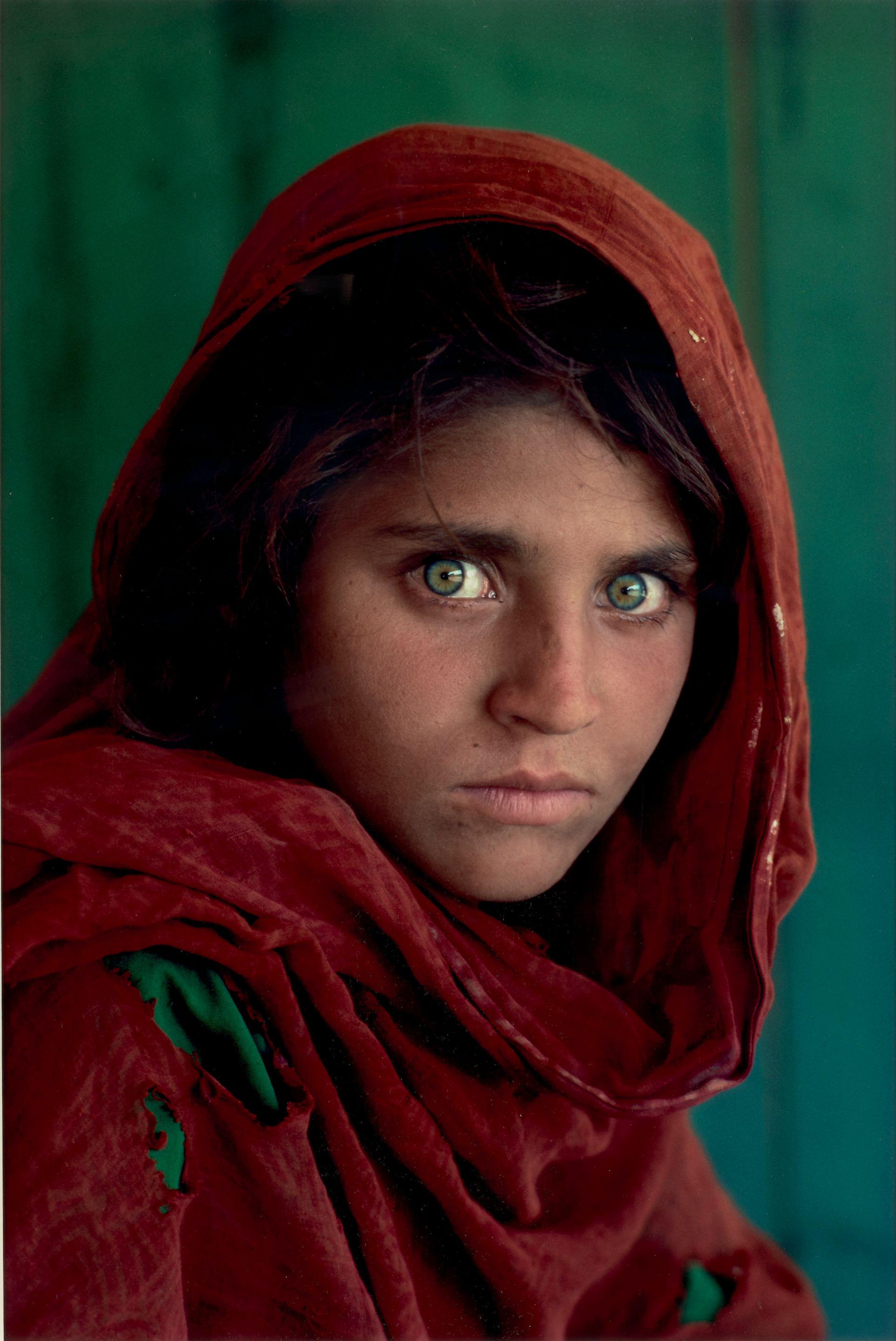 Steve McCurry - Afghan Girl, Peshawar, Pakistan
