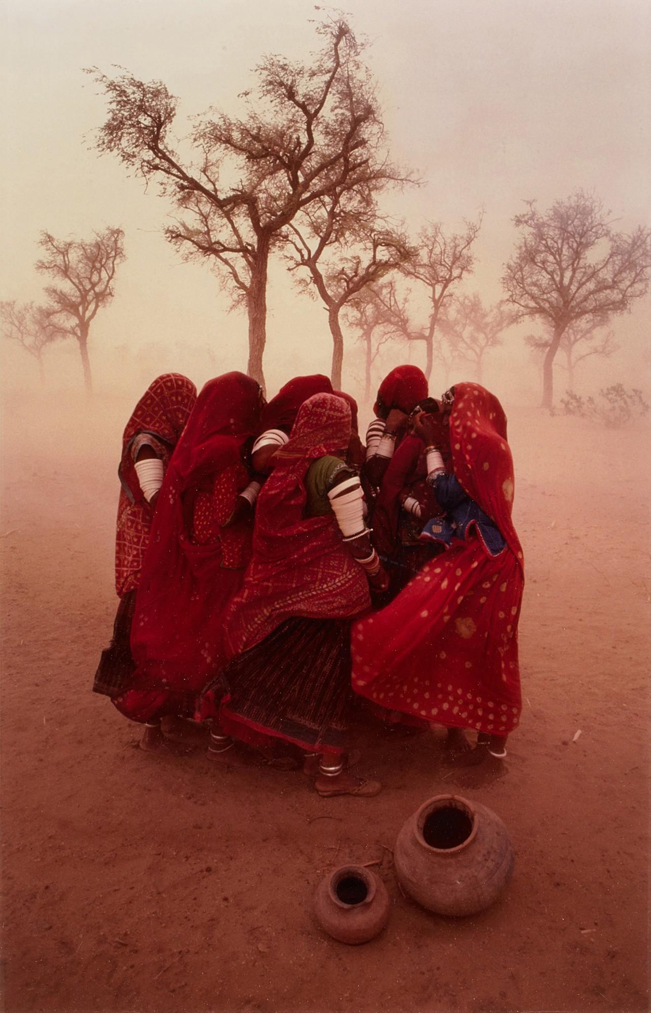 Steve  McCurry - Dust Storm, Rajasthan, India