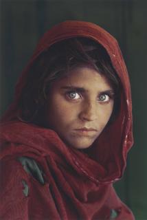 Steve McCurry - Sharbat Gula, Afghan Girl, Pakistan, 1984