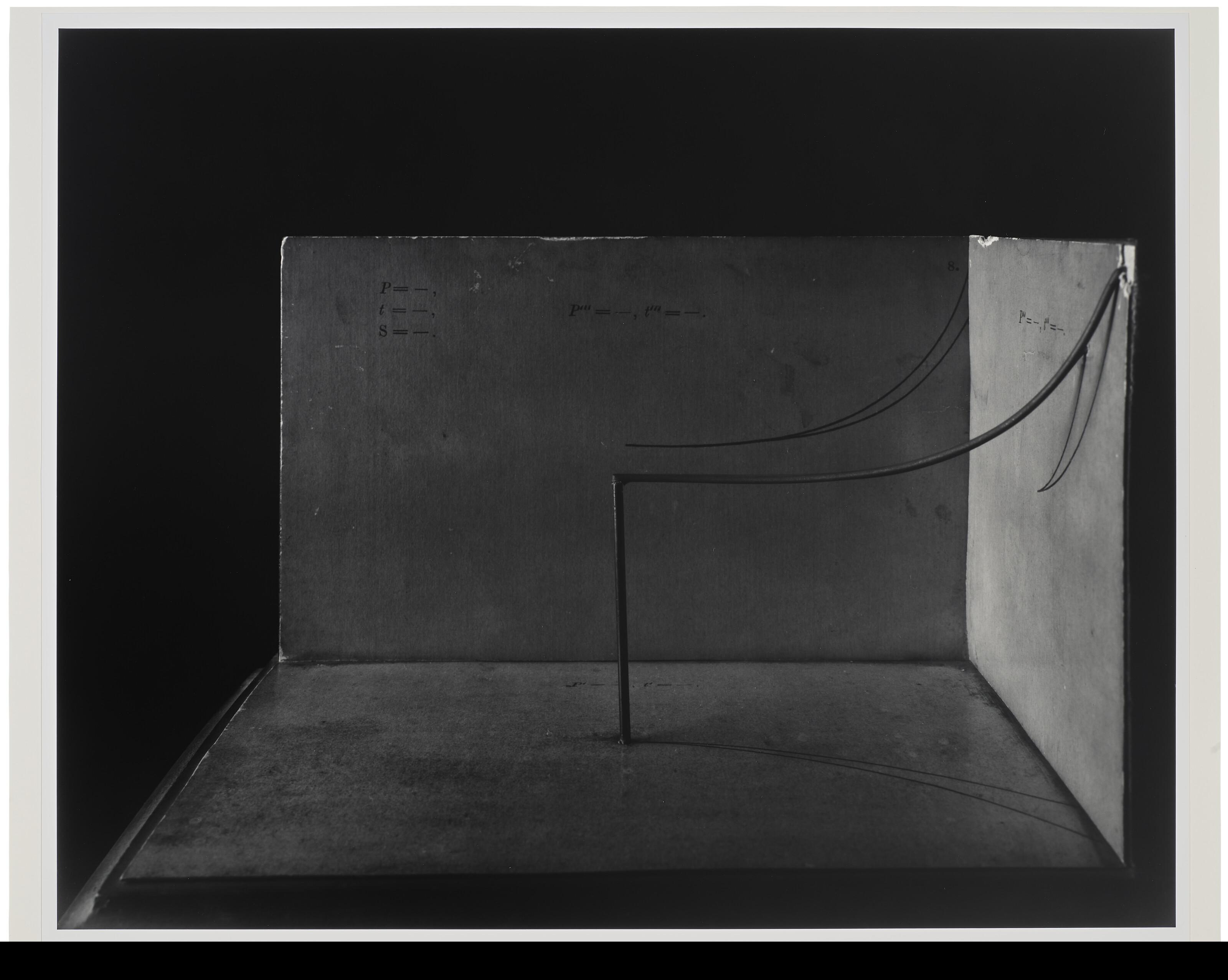 Sugimoto Hiroshi - Mathematical Form: 0020 (Space curve)