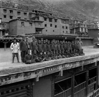 Sun Mingjing - Chamajia Ancient Trail Series: Elementary School