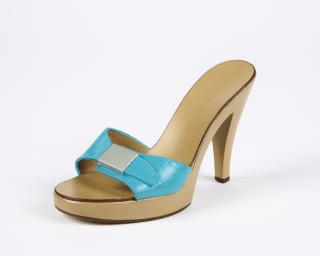 Sylvie Fleury - His Mistress\' Toy (für Parkett 58).