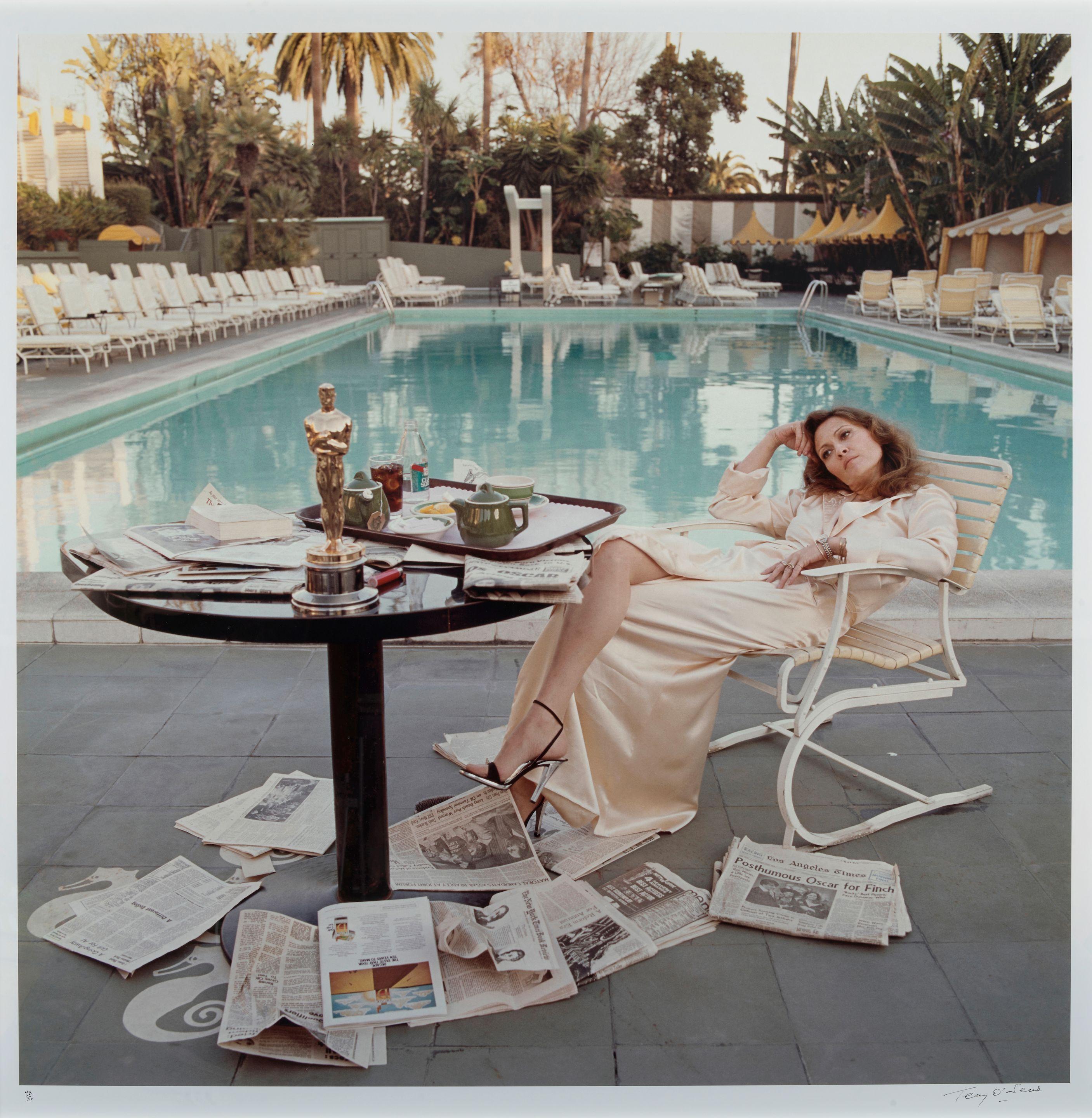 Terry O\'Neill - Faye Dunaway, The Beverly Hills Hotel (\'The Morning After\')