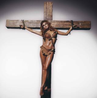 Terry O\'Neill - Raquel Welch On The Cross, Los Angeles, 1970