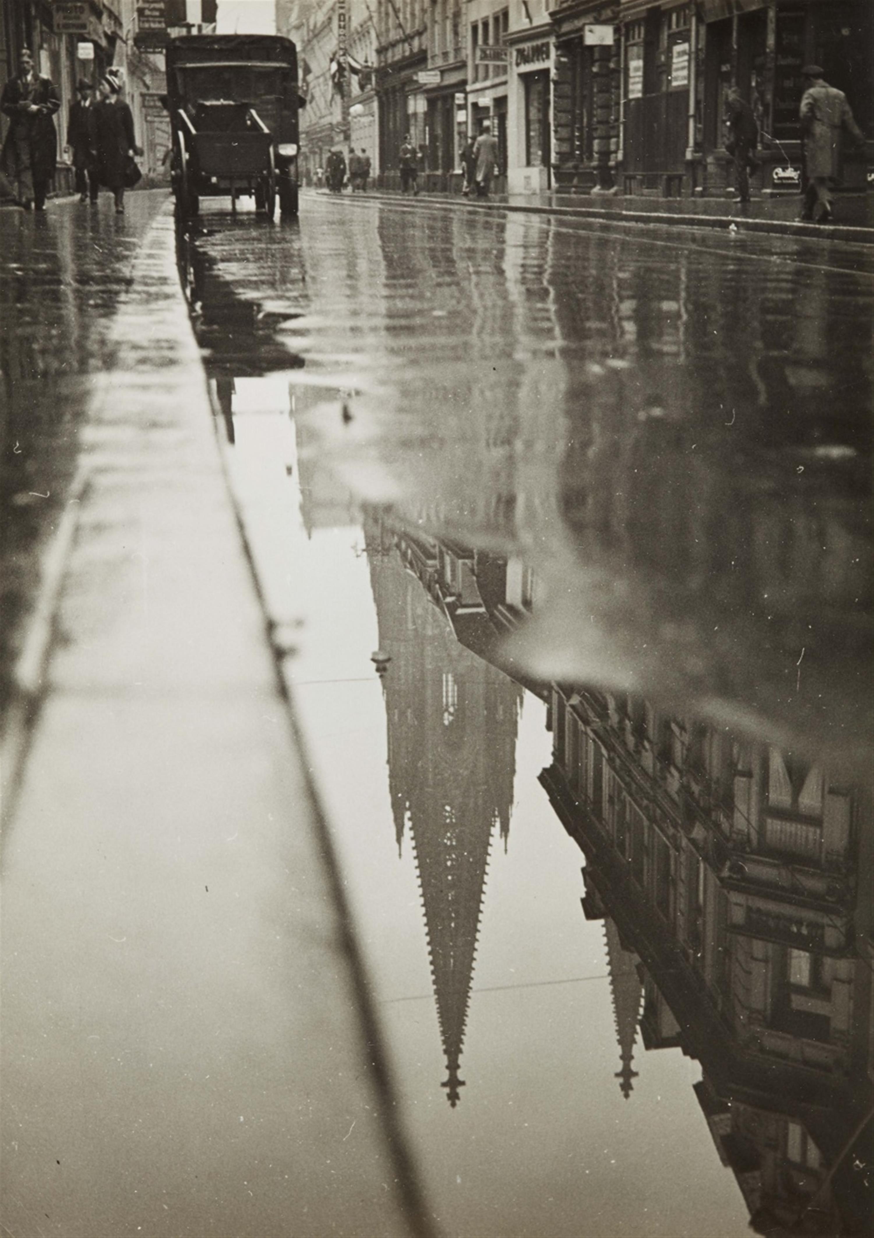 Theo Felten - Komödienstraße. Wintermorgen in Köln.