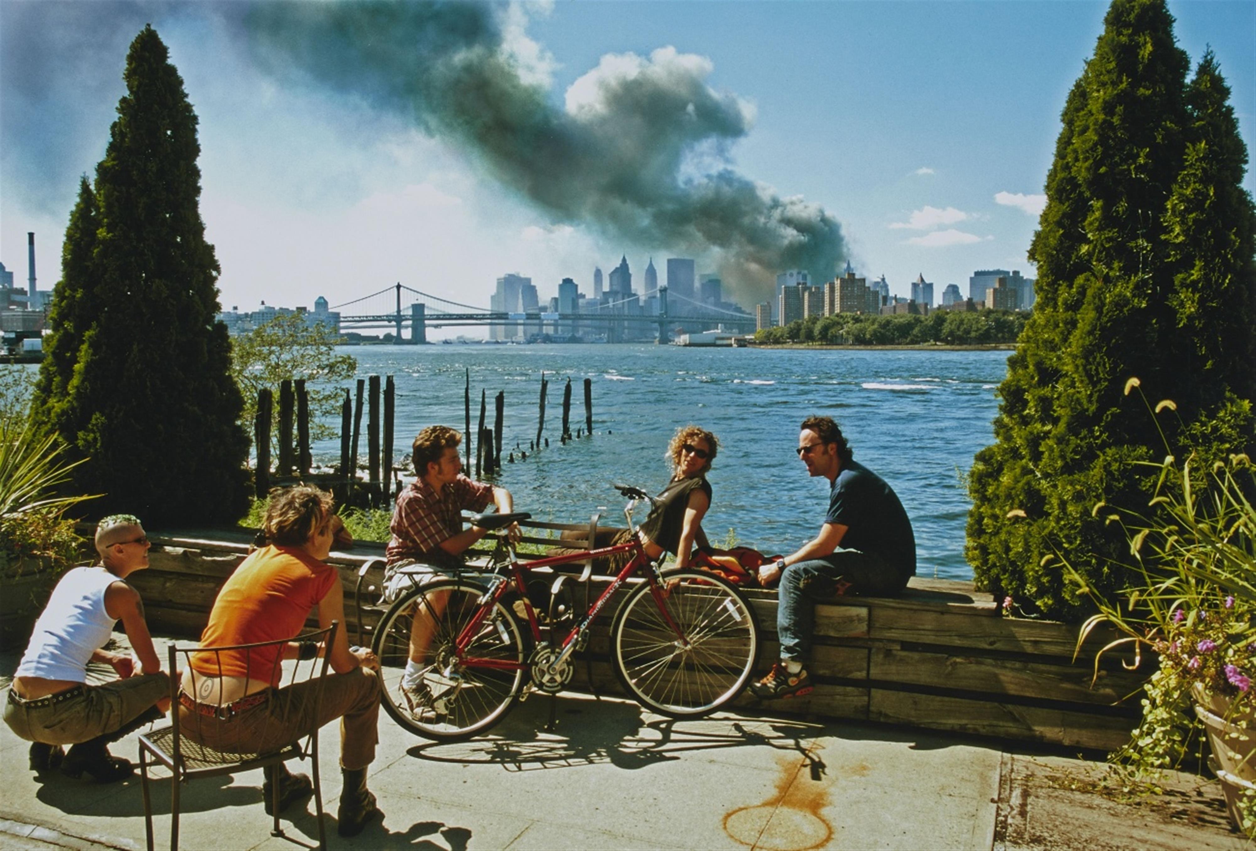Thomas Höpker - Blick von Williamsburg, Brooklyn, auf Manhattan, 11. September 2001