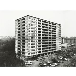 Thomas Struth - \'Avenue Du Devin Du Village, Genf (Geneva)\'
