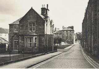 Thomas Struth - Drei Knappen, Oberhausen, 1985