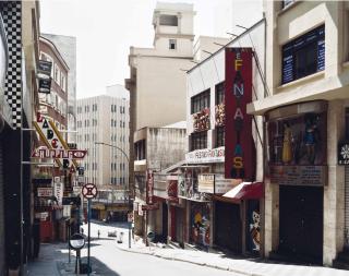 Thomas Struth - Ladeira Porto Geral, São Paolo, 2001