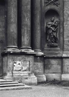 Thomas Struth - Piazza San Marcello, Roma 1984