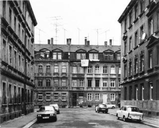 Thomas Struth - Salzmannstraße, Leipzig (1991)