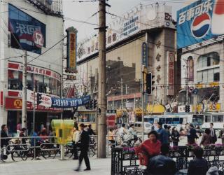 Thomas Struth - Shanzi Nan Lu, Shanghai, 1999