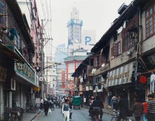 Thomas Struth - \'Zhejiang Zhong Lu, Shanghai\'
