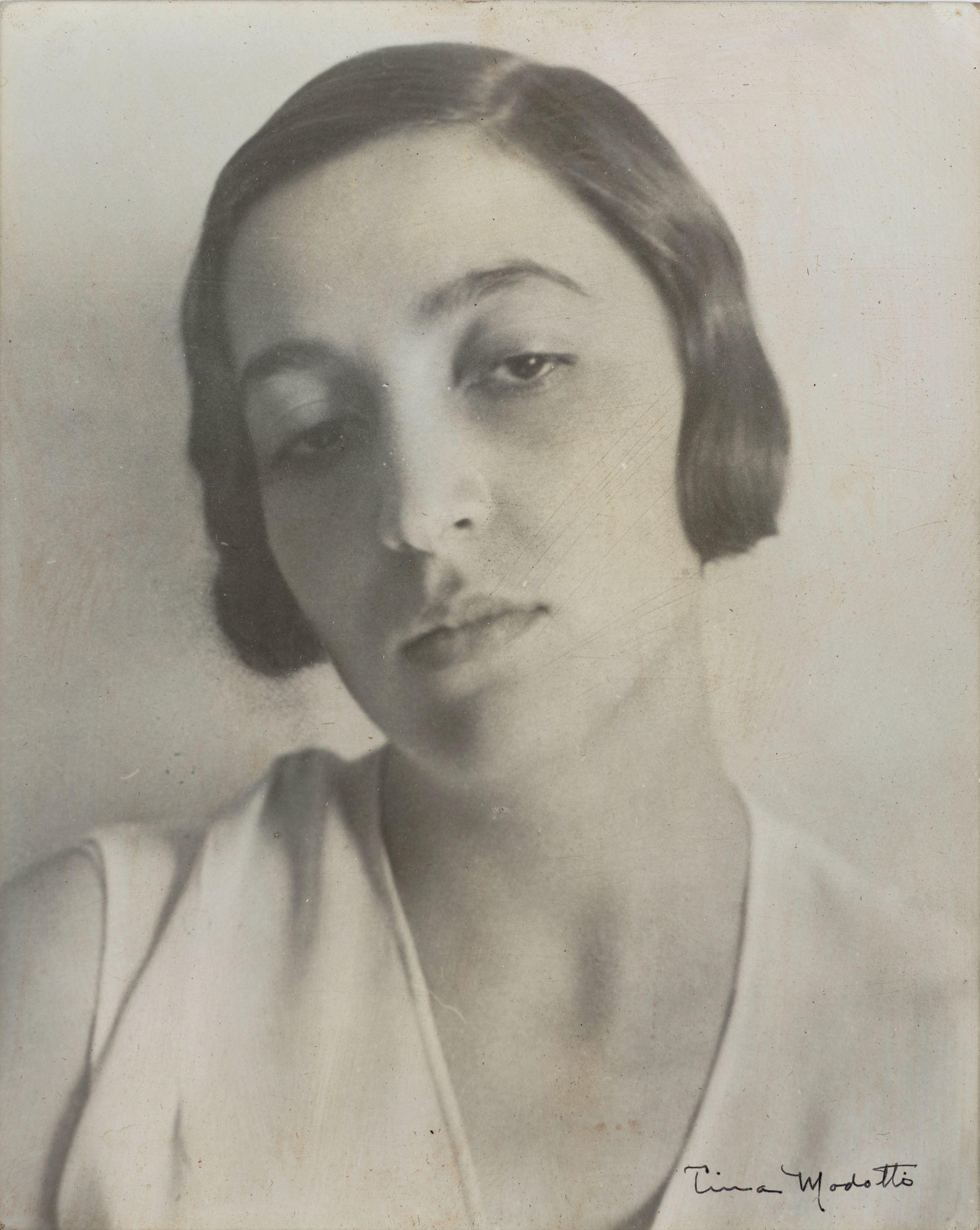 Tina Modotti - Maria Marin de Orozco (Head Bowed to Left)