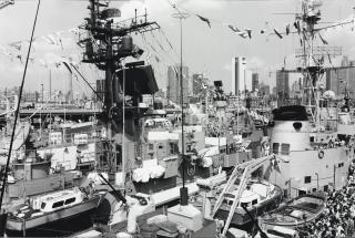 Tod Papageorge - New York Pier, July 5, 1976