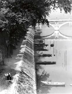 Todd Webb - Quai Bourbon, Île St. Louis, Paris