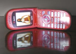 Tony Oursler - Cherry Nokia