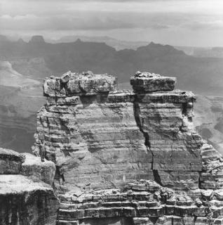 Tseng Kwong Chi - Grand Canyon, Arizona