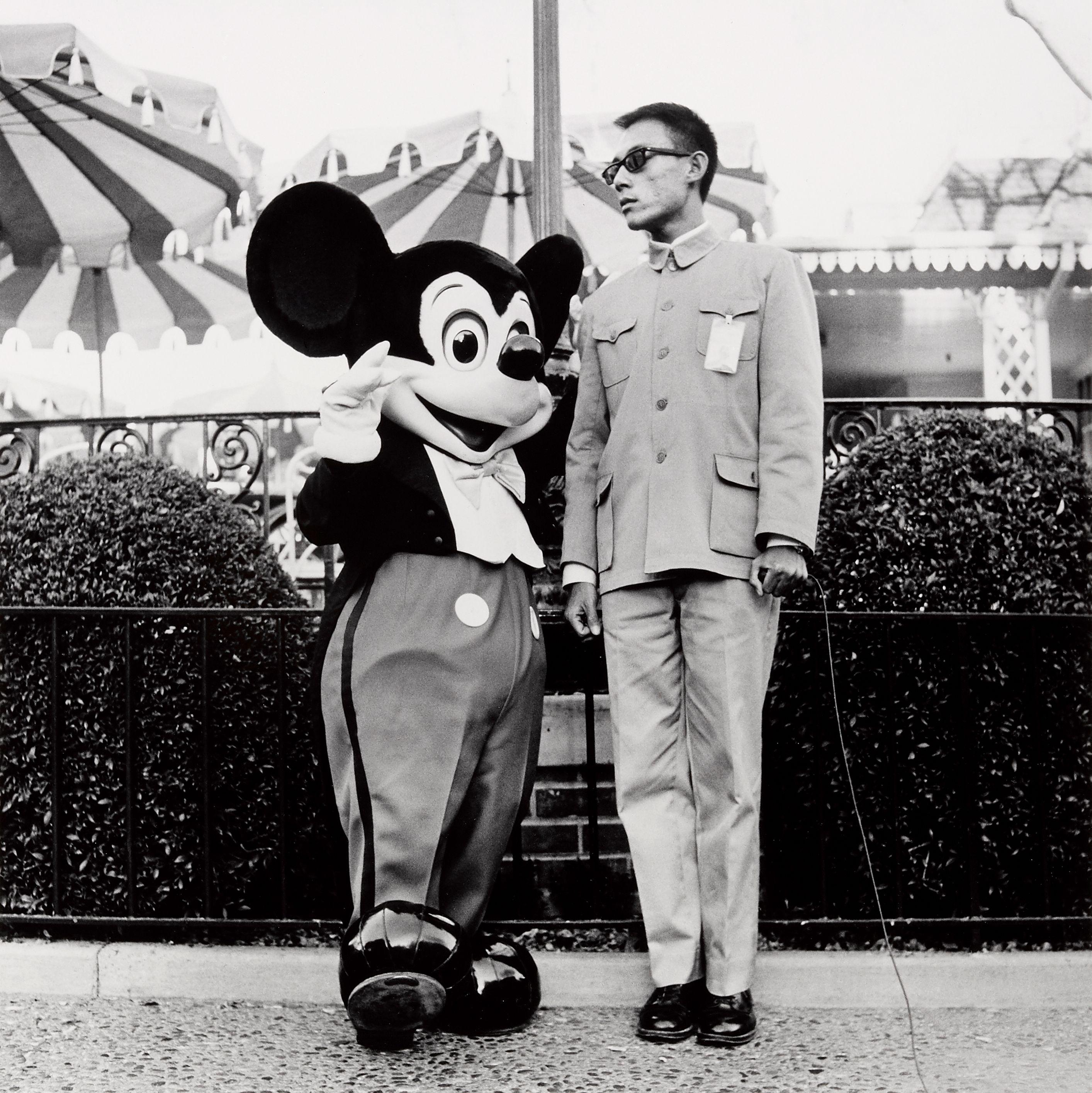 Tseng Kwong Chi - Mickey Mouse, Disneyland, California