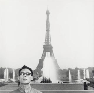 Tseng Kwong Chi - Paris, France, 1983