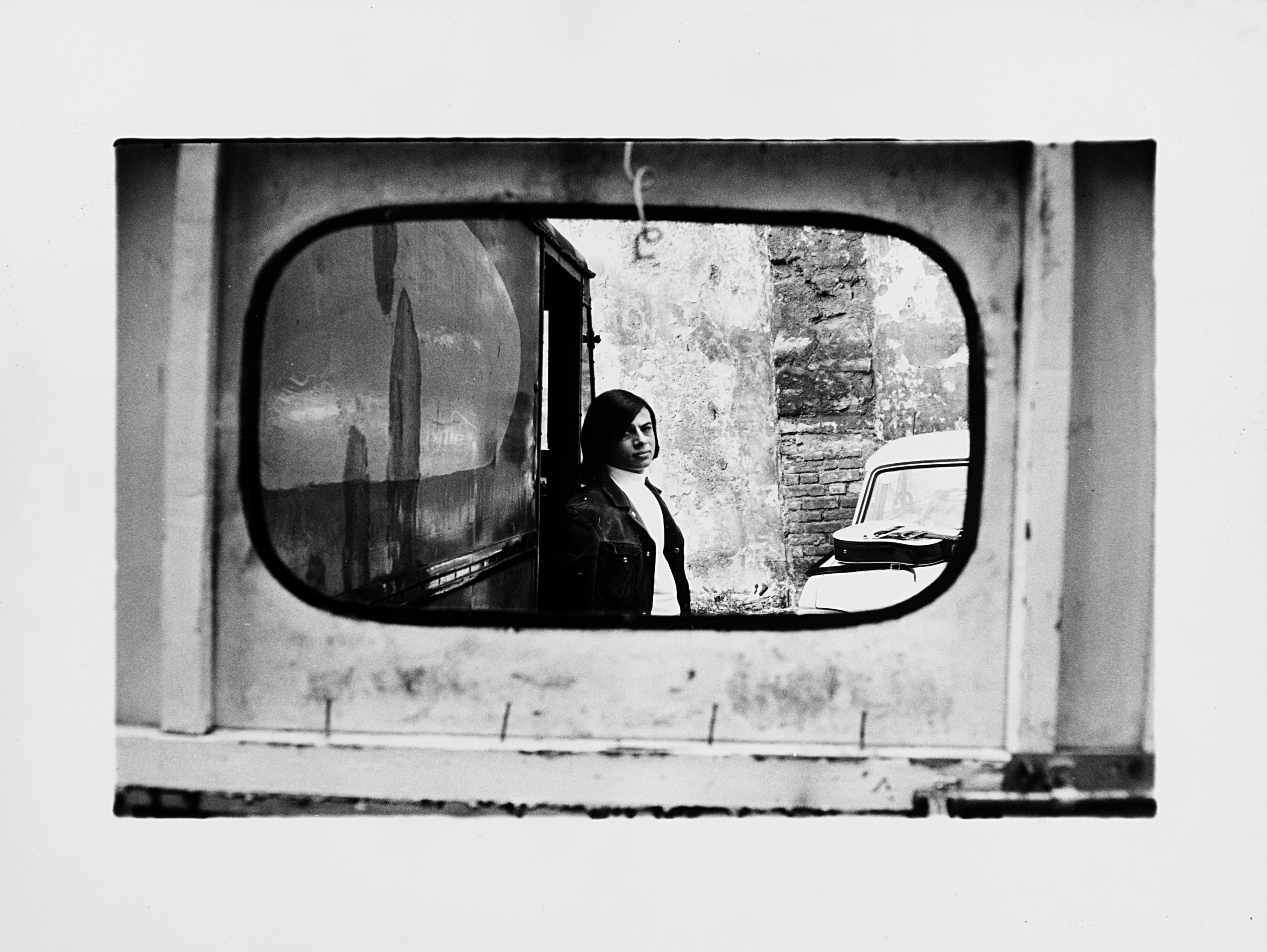 Uliano Lucas - Milano - Ritratto in periferia 1970 ca.