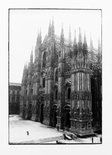 Uliano Lucas - Milano sotto la neve, il Duomo 1970 ca.
