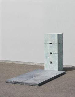 Ulrich Rückriem - stehend und liegend