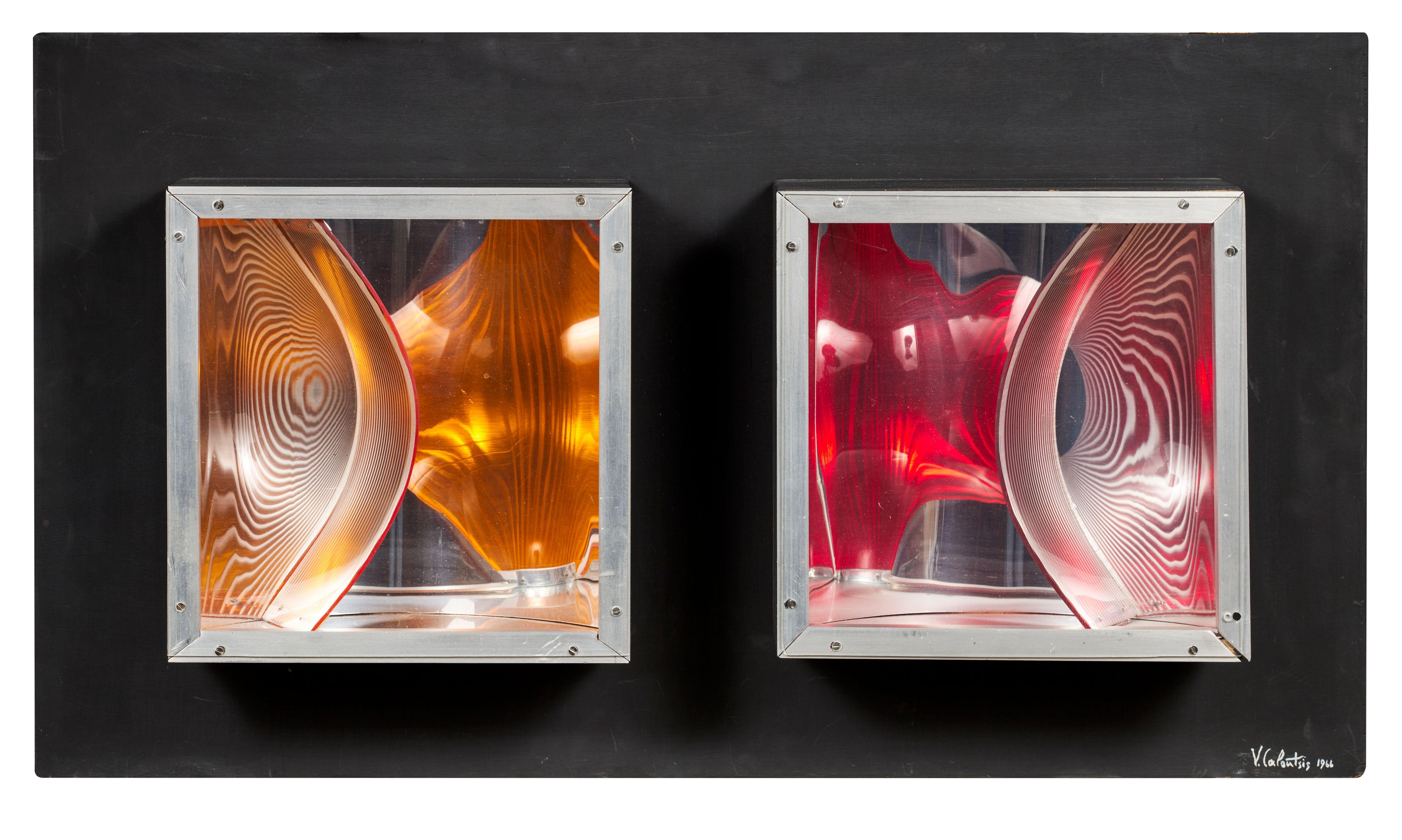 Valerios Caloutsis - Structure lumineuse 36 x 65 x 10cm (14 3/16 x 25 9/16 x 3 15/16in).