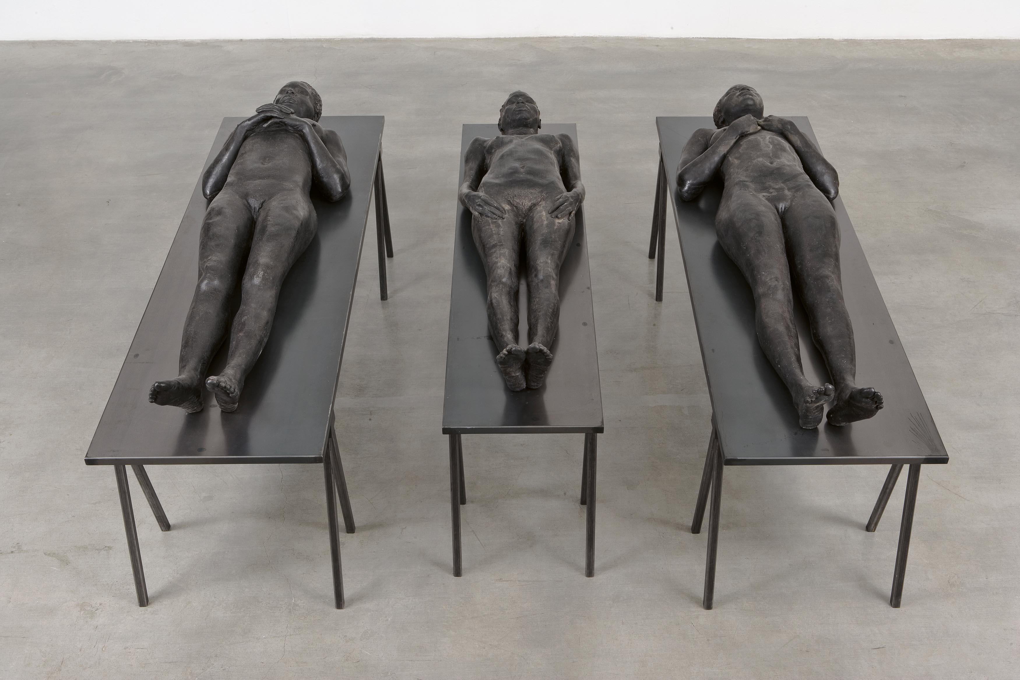 Vanessa Beecroft - Ohne Titel (Aus Performance VB64)