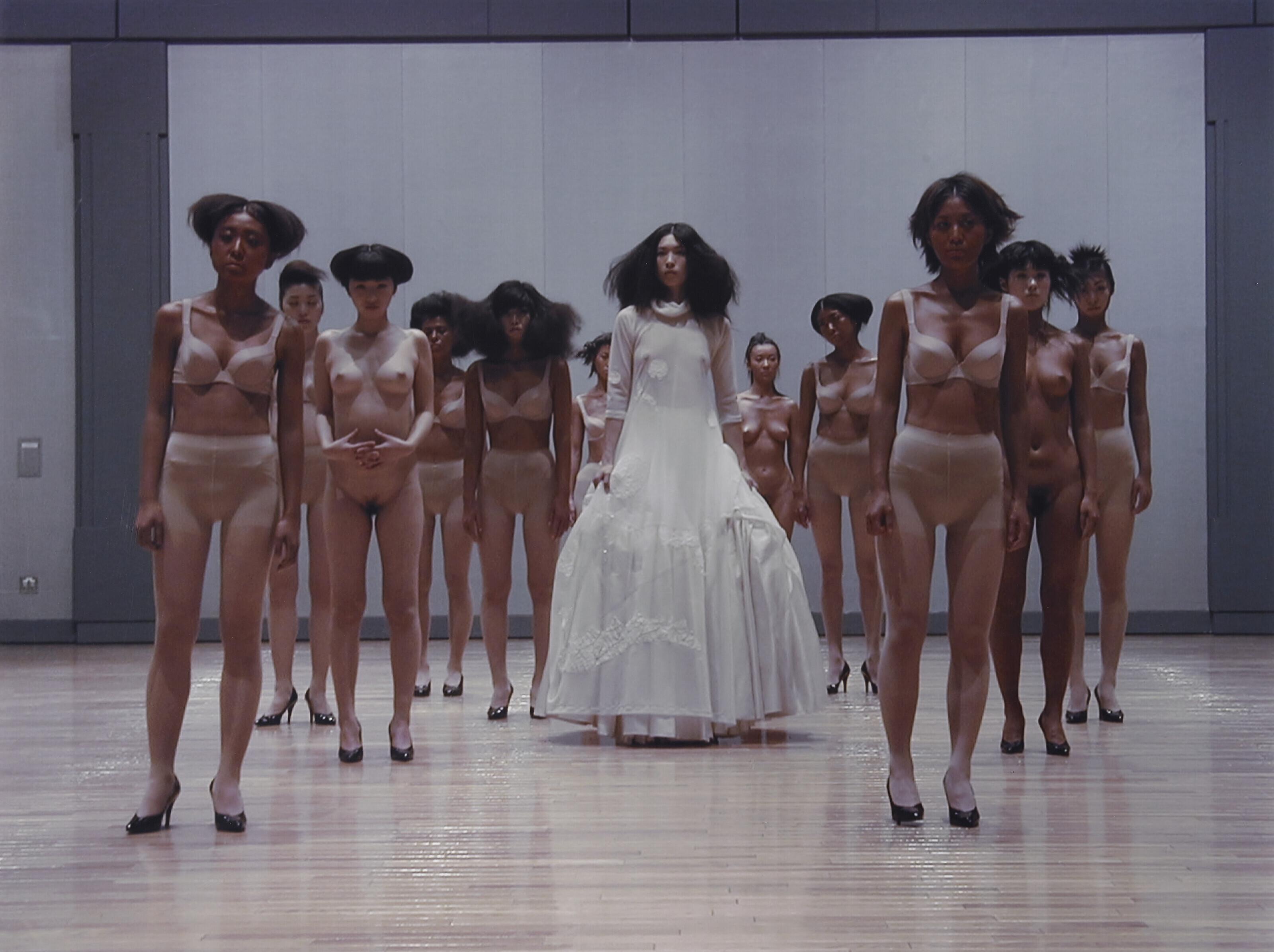 Vanessa Beecroft - Performance Spiral Wacoal Art Center Tokyo, Japan, VB 37, 1999