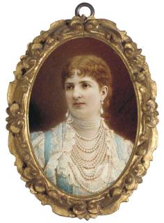Ventura Domenico - Margherita di Savoia, Queen of Italy (1851-1956), in blue and white dress with ruffled collar, multi-strand pearl necklace and seven-strand pearl choker, large drop pearl earrings