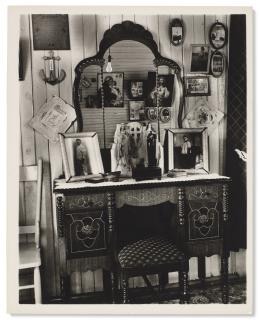 Walker Evans - Bedroom Dresser, Shrimp Fisherman’S House, Biloxi, Mississippi, 1945
