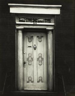 Walker Evans - Doorway, 204 West 13th Street, New York