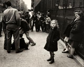 Walter Rosenblum - Girl with Polio, Rivington Street, Lower East Side