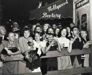 Weegee - Hollywood Bootery, 1947-1952