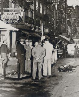 Weegee - Mob \'rubout\', Little Italy, New York City, 1940s