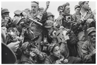 Werner Bischof - Vultures Of The Battlefields, Kaesong, Korea, 1952