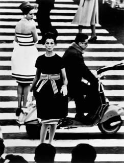 William Klein - Nina + Simone, Piazza di Spagna, Rome (Vogue)