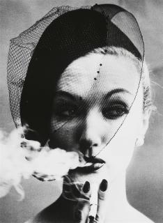 William Klein - Smoke & Veil, Paris (für \'Vogue\')