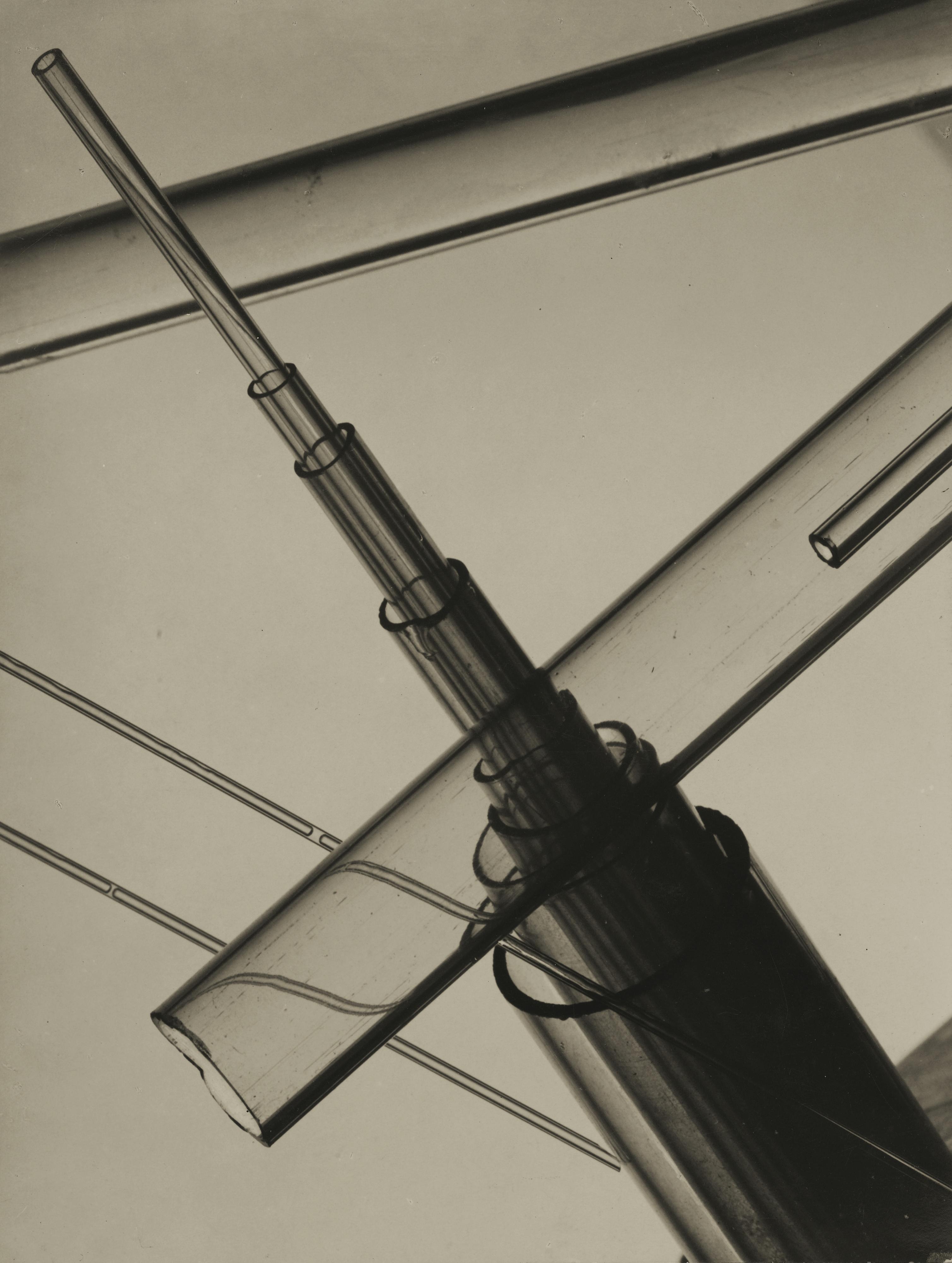 Willy Otto Zielke - Glasabstraktion Vi (Abstraction Verre Vi/ Glass Abstraction Vi), 1929Vintage Silver Print. On The Reverse, Signed, Dated 1929 And Annotated München / Aus \