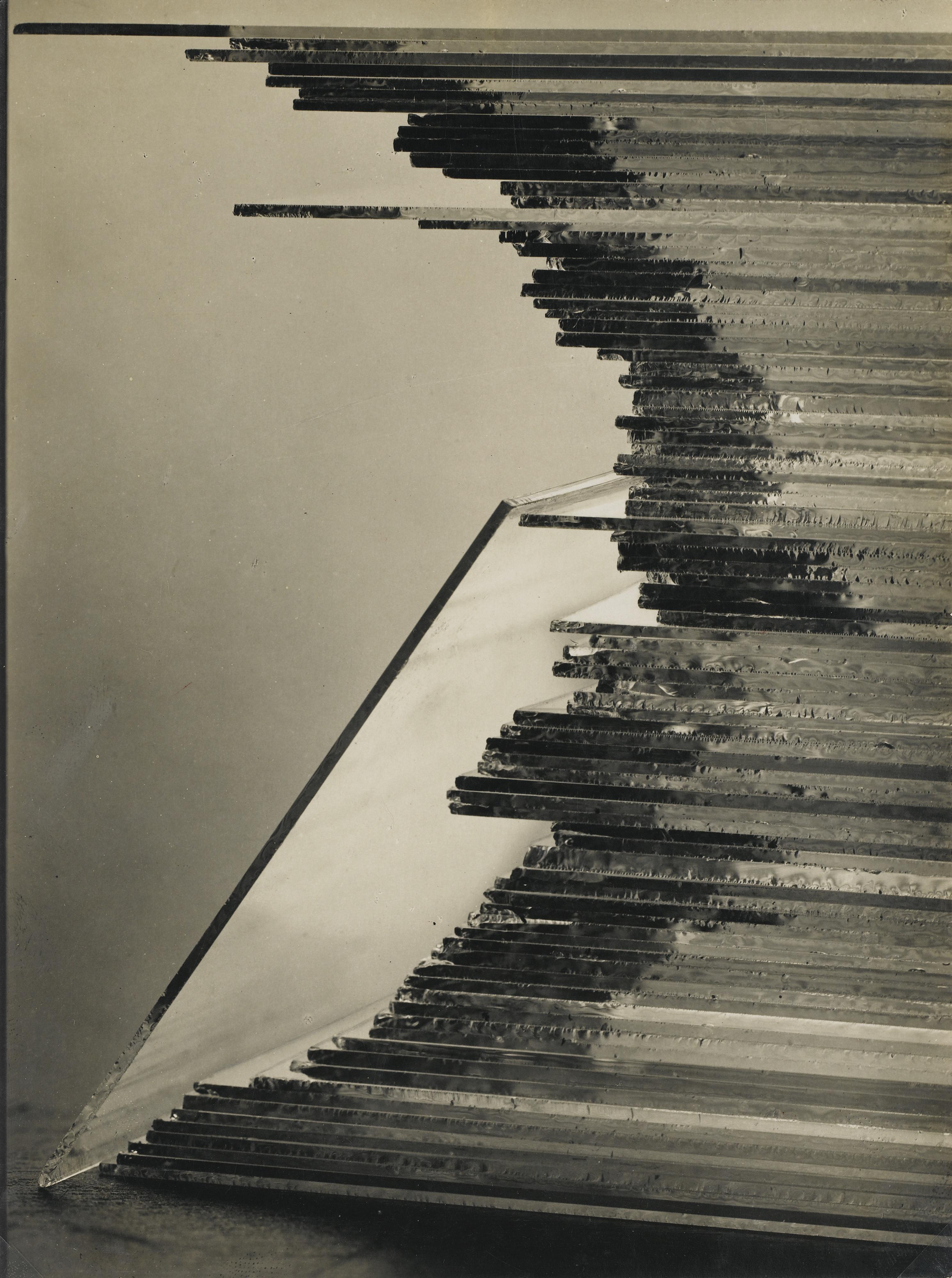 Willy Otto Zielke - Glasplattenstapel I, (Entassement De Plaques De Verre I/ Staking Of Glass Plates I), 1929Vintage Silver Print. On The Reverse, Signed In Pencil. With Annotations In Pencil By An Unknown Hand.