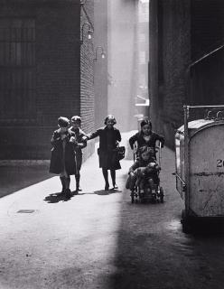 Wolfgang Suschitzky - Backyard of Charing Cross Road Tenement, London
